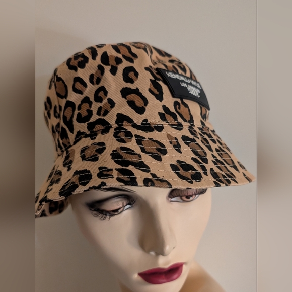 Kendall & Kylie Cheetah/leopard Bucket Hat. Best Price On Poshmark 💲 - Picture 3 of 8